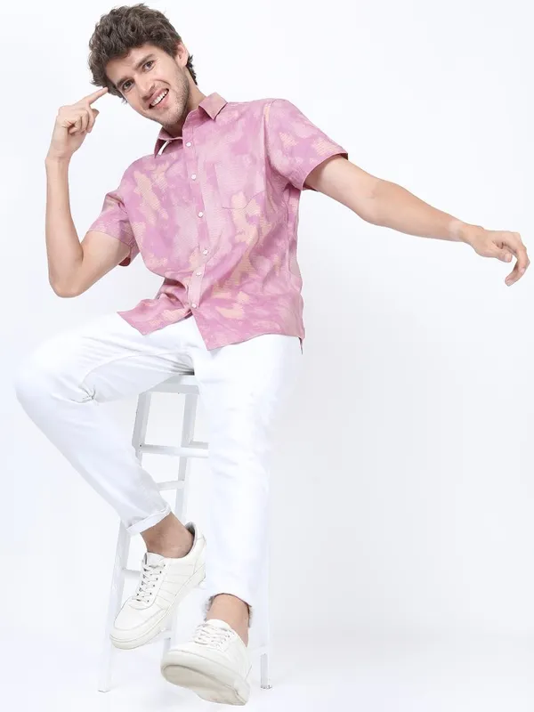 Highlander Men Purple Printed Slim Fit Casual Shirt