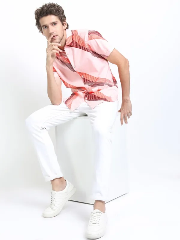 Highlander Men Pink Printed Slim Fit Casual Shirt