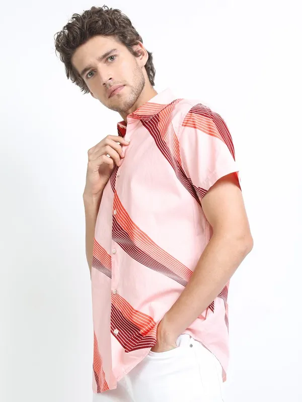 Highlander Men Pink Printed Slim Fit Casual Shirt