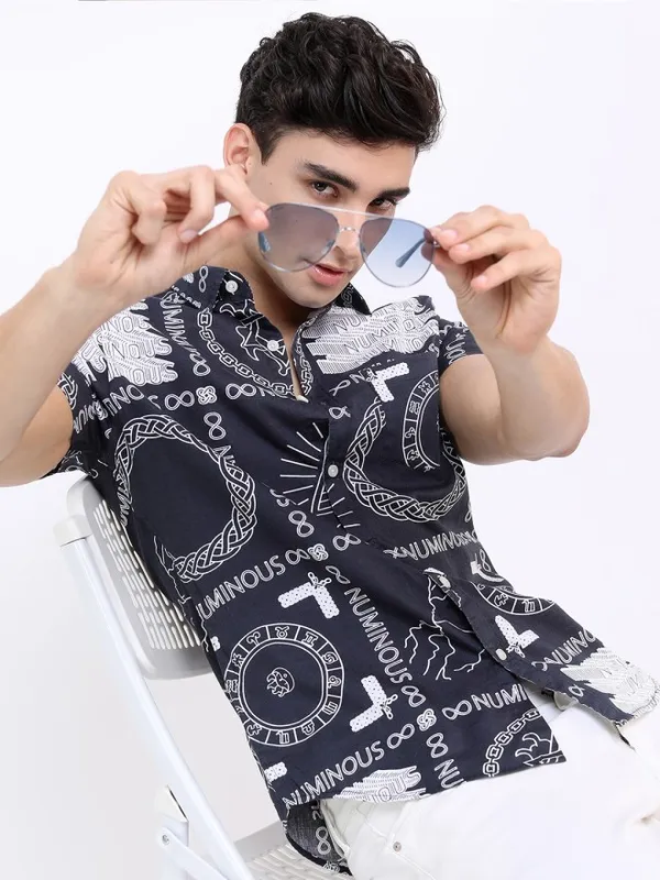 Highlander Men Grey Printed Slim Fit Casual Shirt