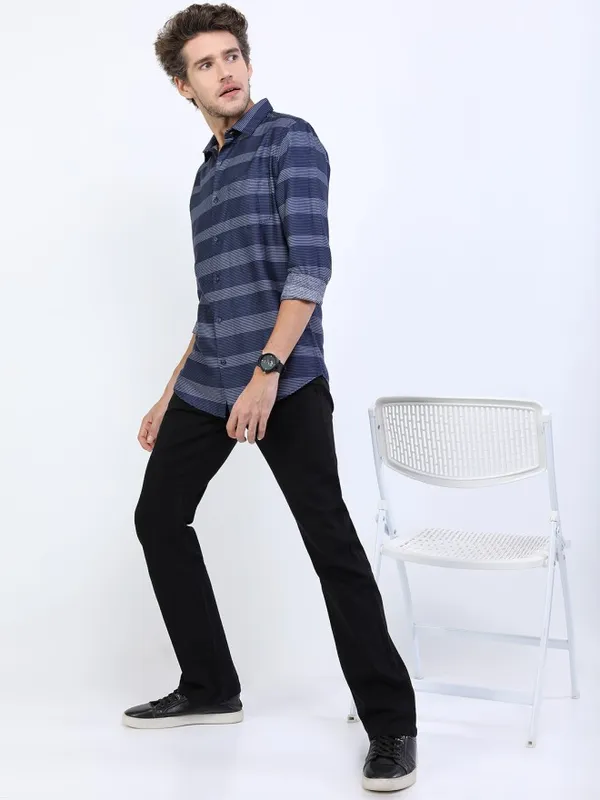 Highlander Men Navy Blue Striped Slim Fit Casual Shirt