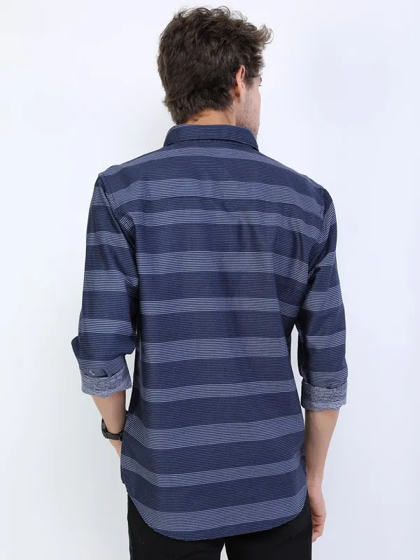 Highlander Men Navy Blue Striped Slim Fit Casual Shirt