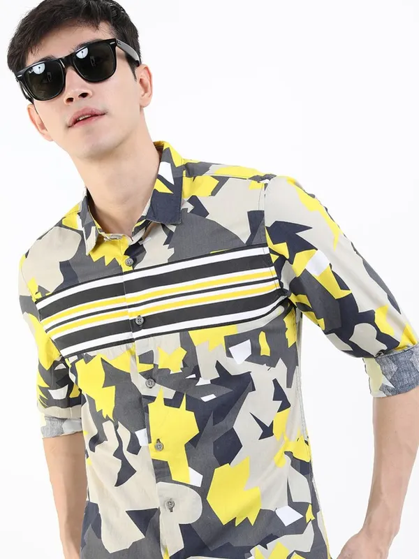 Highlander Men Khaki Printed Slim Fit Casual Shirt