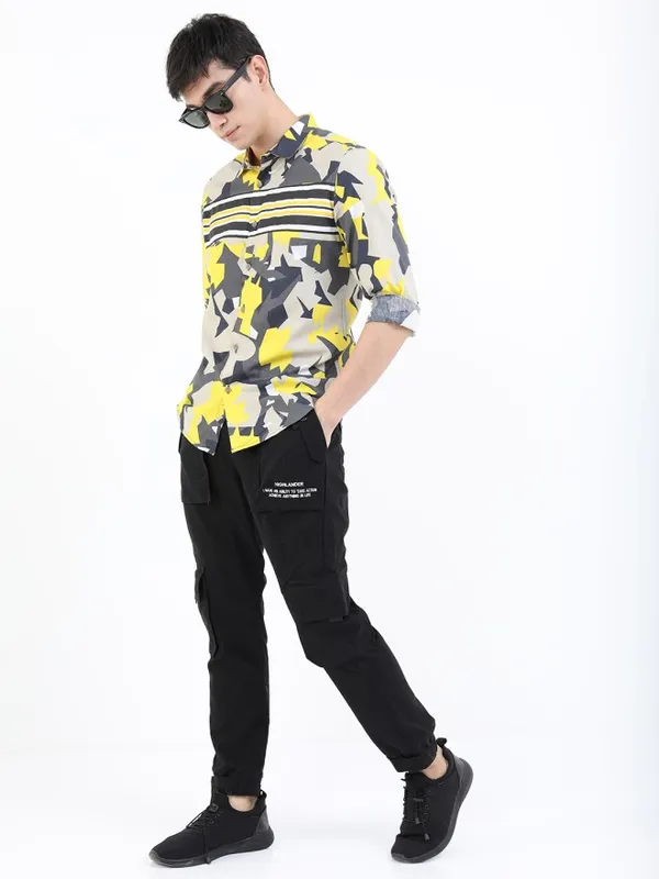 Highlander Men Khaki Printed Slim Fit Casual Shirt