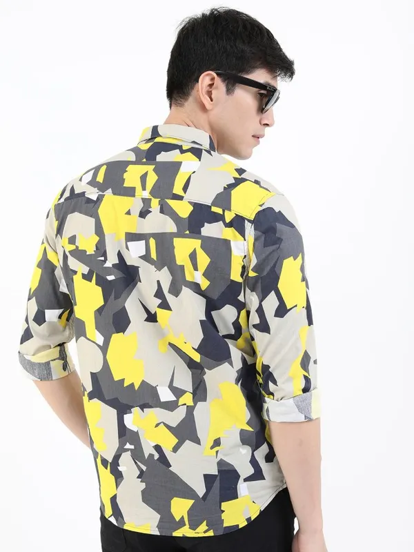 Highlander Men Khaki Printed Slim Fit Casual Shirt