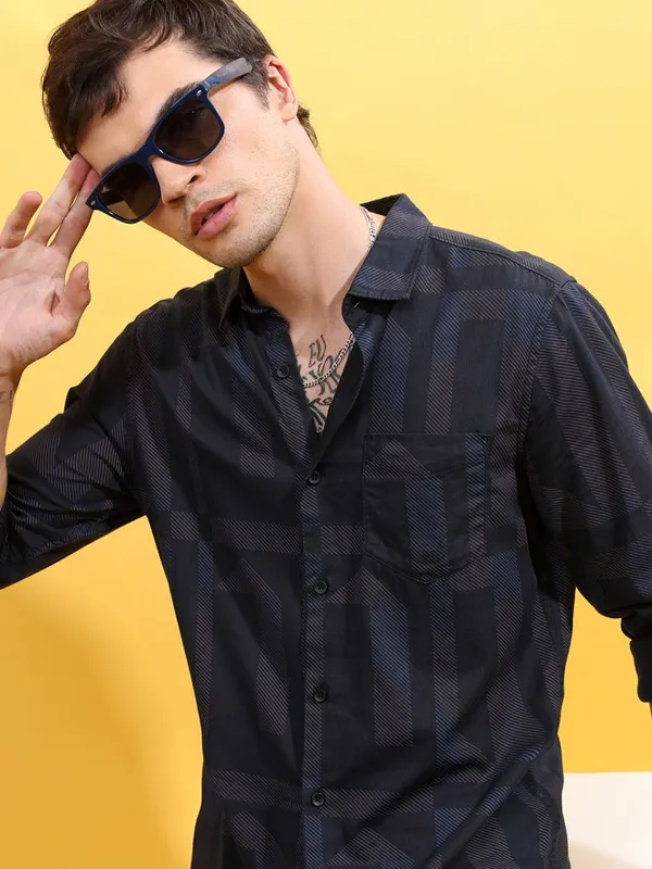 Highlander Men Grey Printed Slim Fit Casual Shirt