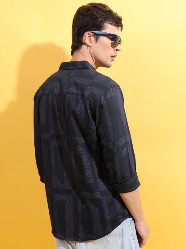 Highlander Men Grey Printed Slim Fit Casual Shirt
