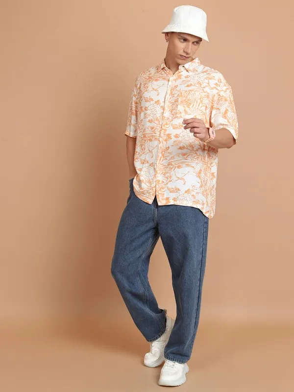 Highlander Men Orange Printed Slim Fit Casual Shirt