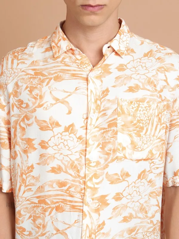 Highlander Men Orange Printed Slim Fit Casual Shirt