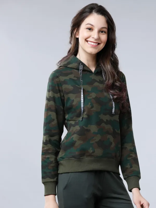 Women Solid Sweatshirt