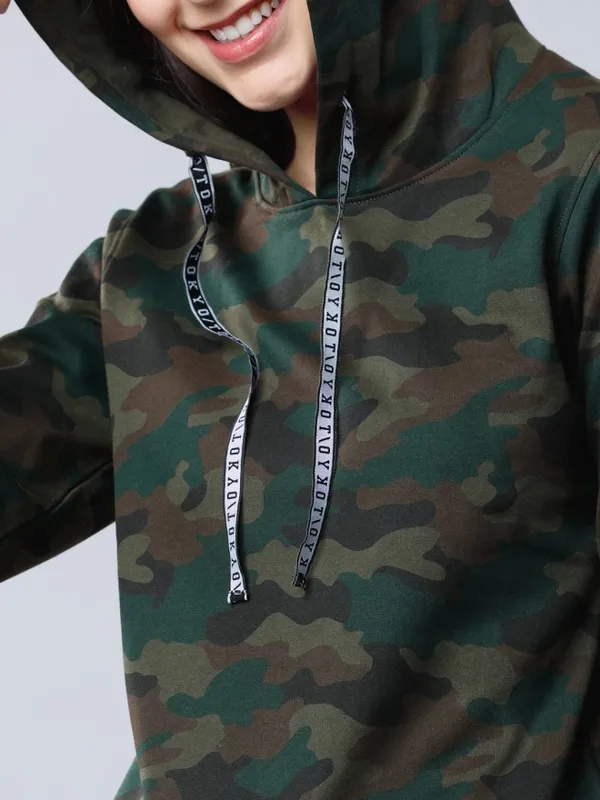 Tokyo Talkies Women Olive Solid Pullover Round Neck Sweatshirt