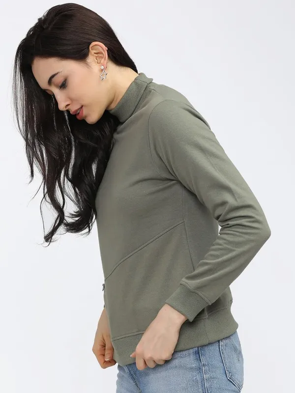 Women Solid Sweatshirt