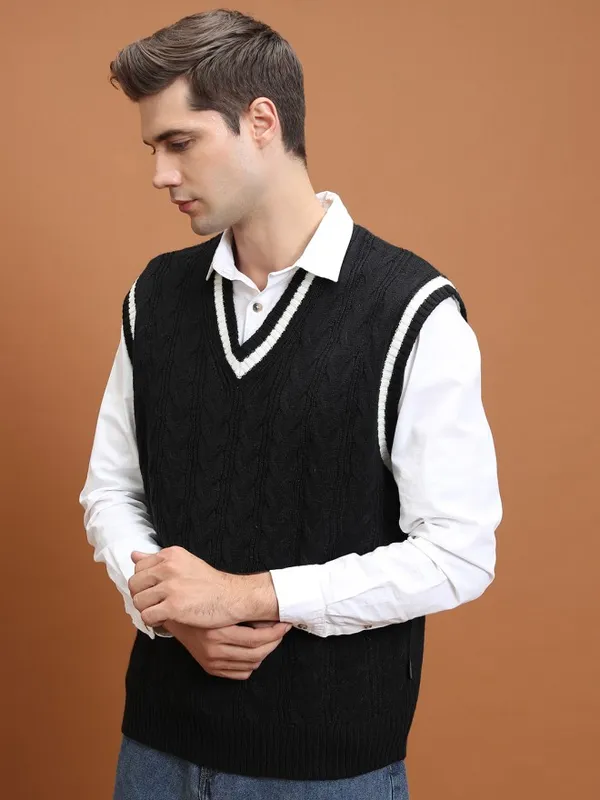 Highlander Men Black V-Neck Pullover Sweater