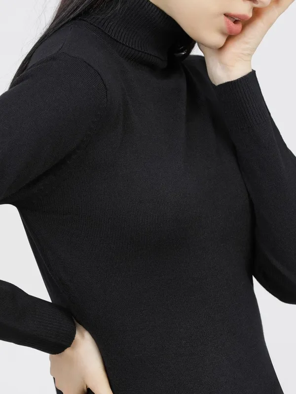 Women Solid Sweater