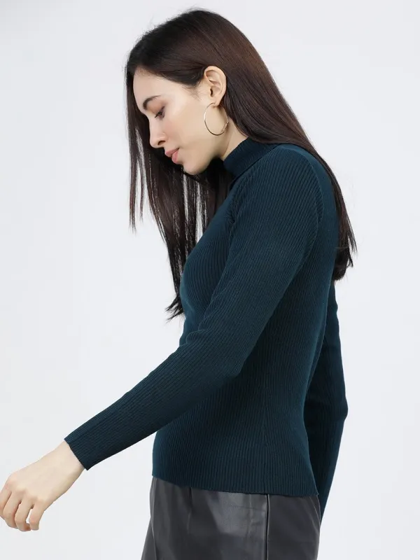 Tokyo Talkies Women Green Turtle Neck Sweater