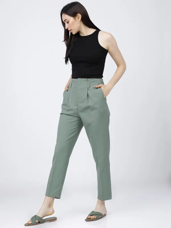 Tokyo Talkies Women Green Solid Tapered Fit Casual Trouser