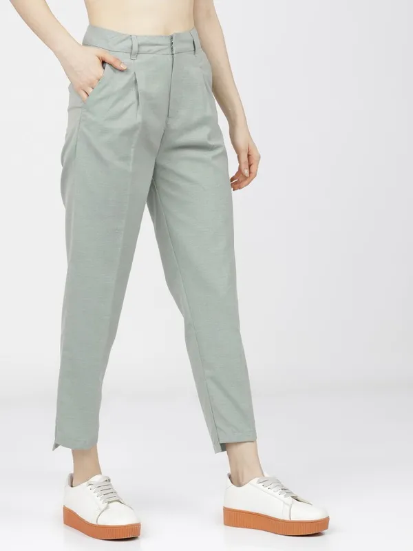 Tokyo Talkies Women Green Solid Tapered Fit Casual Trouser