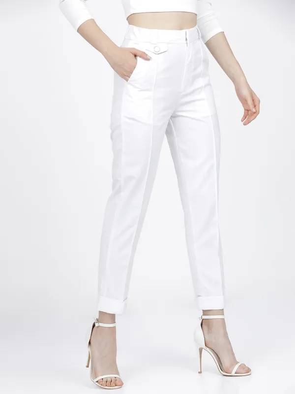 Tokyo Talkies Women White Solid Tapered Fit Casual Trouser