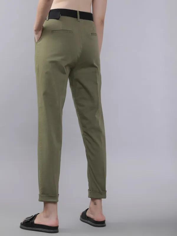 Tokyo Talkies Women Olive Solid Regular Fit Casual Trouser