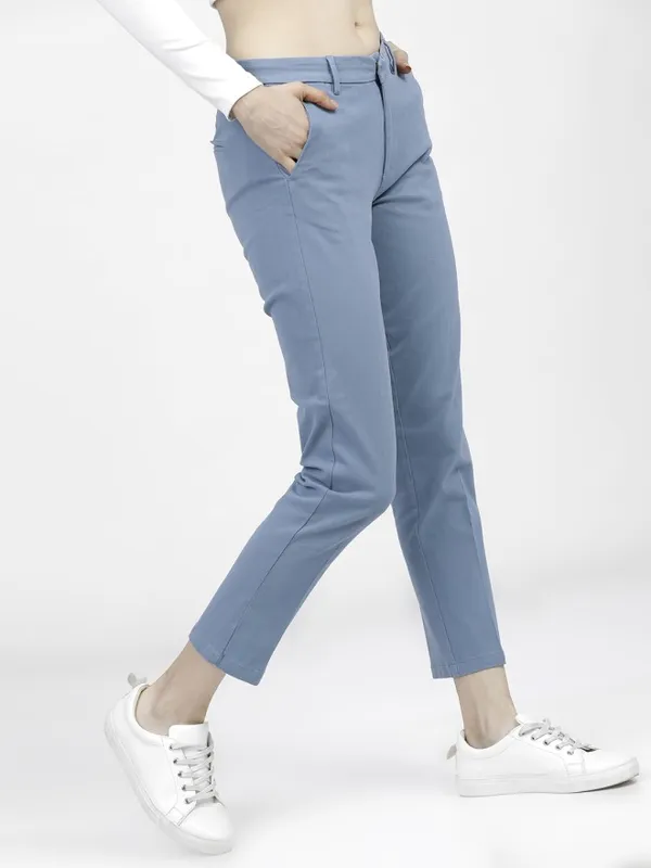 Tokyo Talkies Women Blue Solid Tapered Fit Casual Trouser