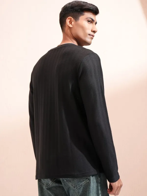 Highlander Men Black Self Design Relaxed Fit T-Shirt