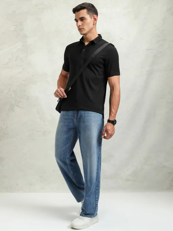 Highlander Men Black Solid Polo Collar T-Shirt