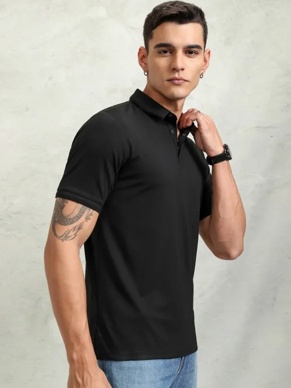 Highlander Men Black Solid Polo Collar T-Shirt