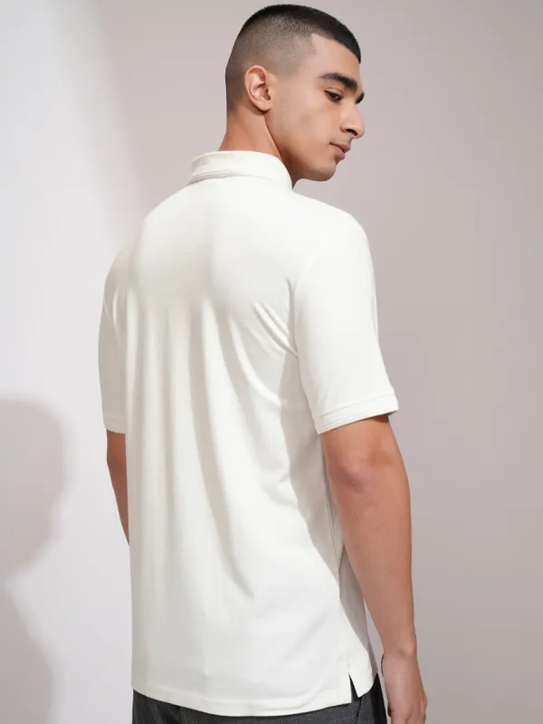 Highlander Men White Solid Polo Collar T-Shirt