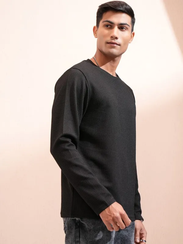 Highlander Men Black Self Design Relaxed Fit T-Shirt