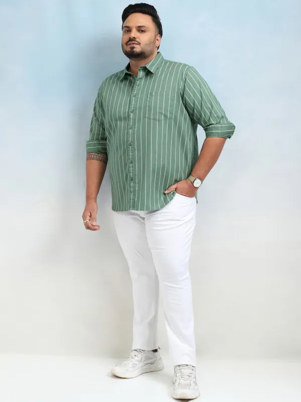 Xtra Ordinary By Highlander Men Green Striped Regular Fit Casual Shirt