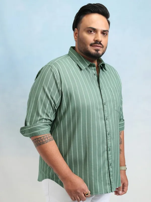 Xtra Ordinary By Highlander Men Green Striped Regular Fit Casual Shirt