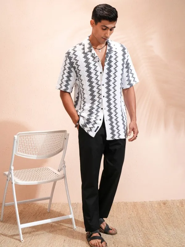 Highlander Men White Textured Relaxed Fit Casual Shirt