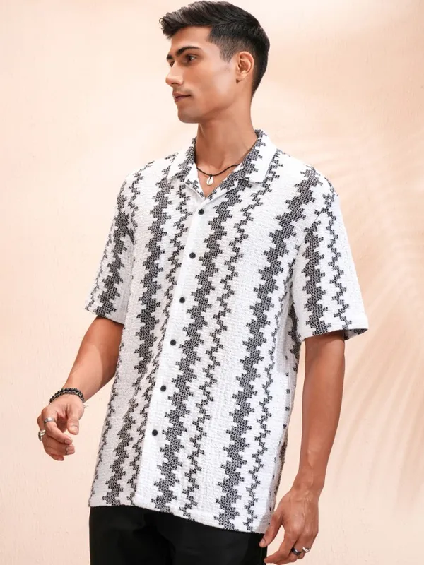 Highlander Men White Textured Relaxed Fit Casual Shirt