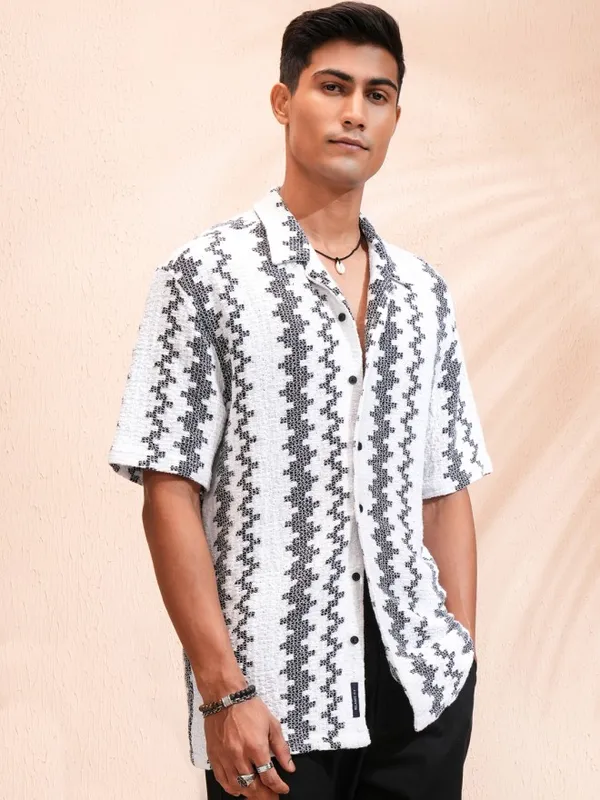 Highlander Men White Textured Relaxed Fit Casual Shirt