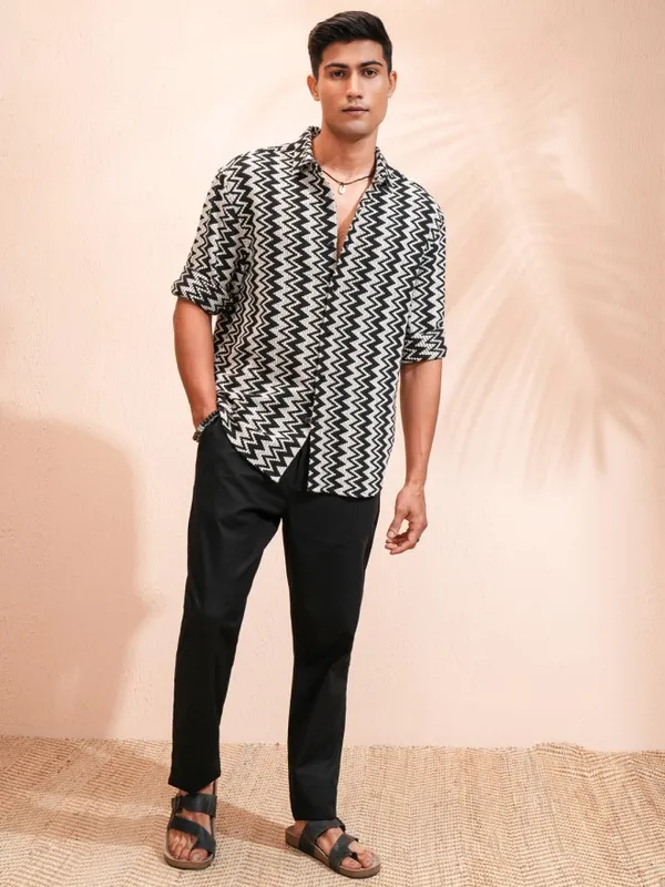 Highlander Men Black Self Design Relaxed Fit Casual Shirt