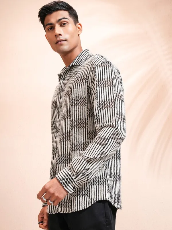 Highlander Men Black Self Design Relaxed Fit Casual Shirt