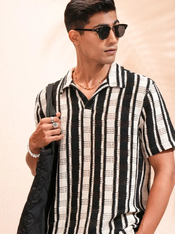 Highlander Men Black Striped Relaxed Fit Casual Shirt
