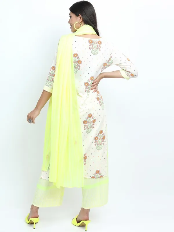 Women Kurta With Palazzo And Dupatta