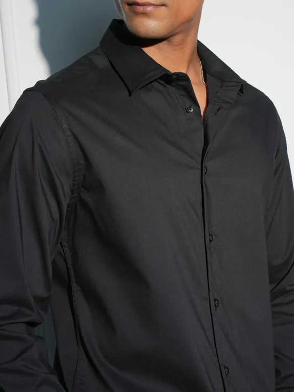 Locomotive Men Black Solid Slim Fit Casual Shirt