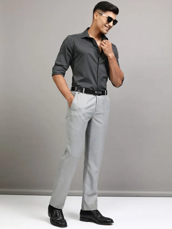 Locomotive Men Charcoal Solid Slim Fit Casual Shirt