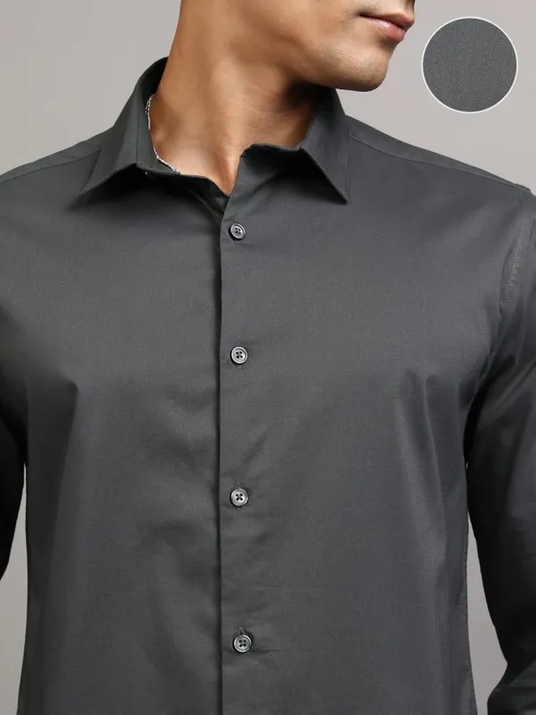 Locomotive Men Charcoal Solid Slim Fit Casual Shirt