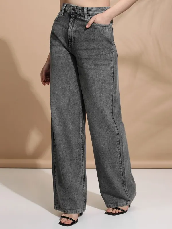 Women Straight Fit Jeans