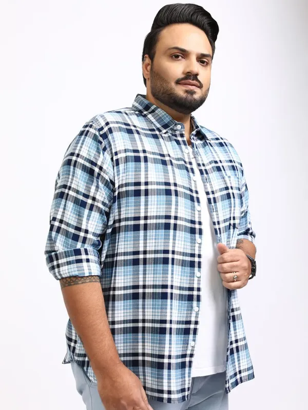 Xtra Ordinary By Highlander Men White Checked Relaxed Fit Casual Shirt