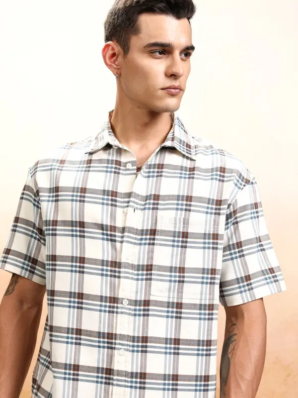 Highlander Men Cream Checked Oversized Fit Casual Shirt