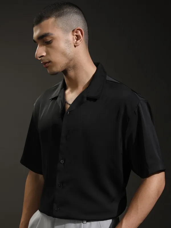 Highlander Men Black Solid Relaxed Fit Casual Shirt