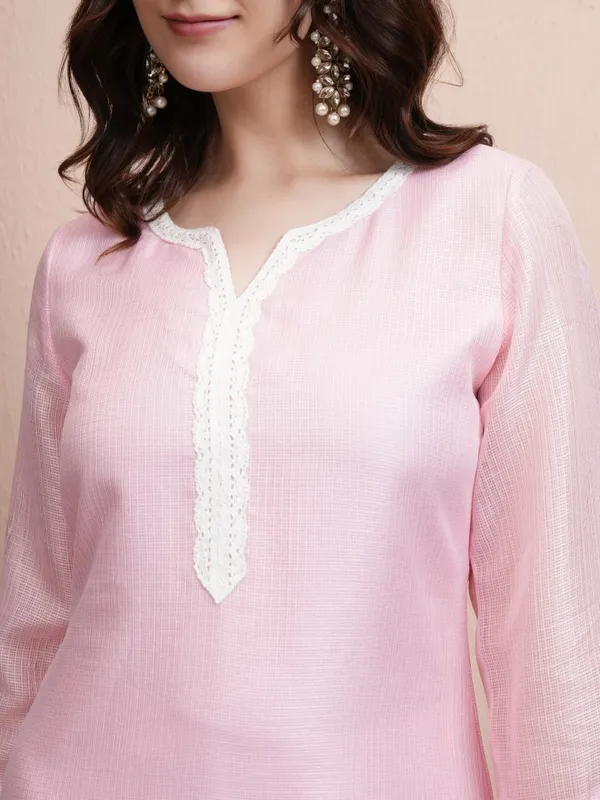 Vishudh Women Pink Embroidered Straight Kurta
