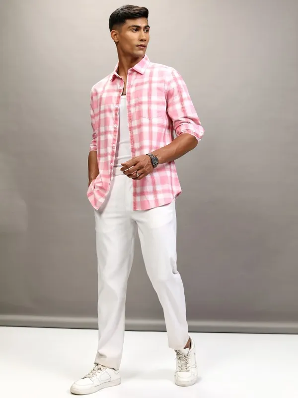 Highlander Men Pink Checked Regular Fit Casual Shirt