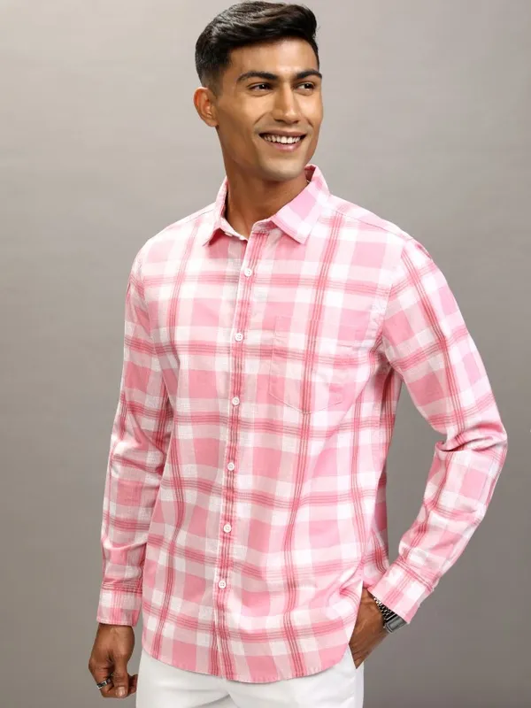 Highlander Men Pink Checked Regular Fit Casual Shirt