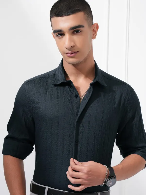 Highlander Men Blue Textured Slim Fit Casual Shirt