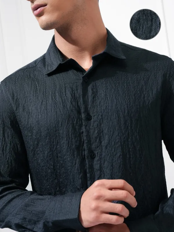 Highlander Men Blue Textured Slim Fit Casual Shirt